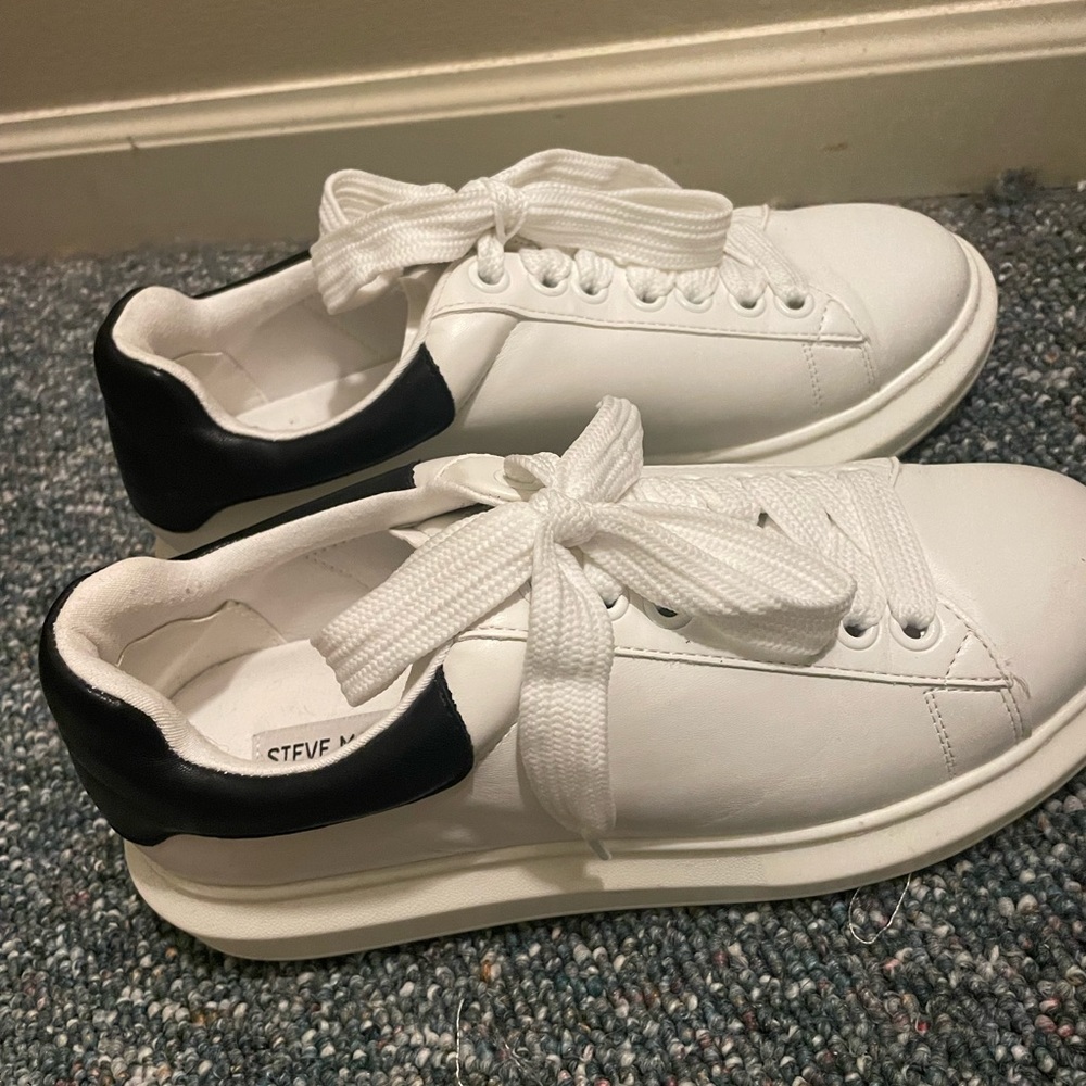 Steve Madden Shoes - Picture 3 of 4